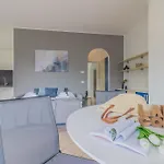 25 Bilocale Con Vista - Brezza Del Lario Apartamento *